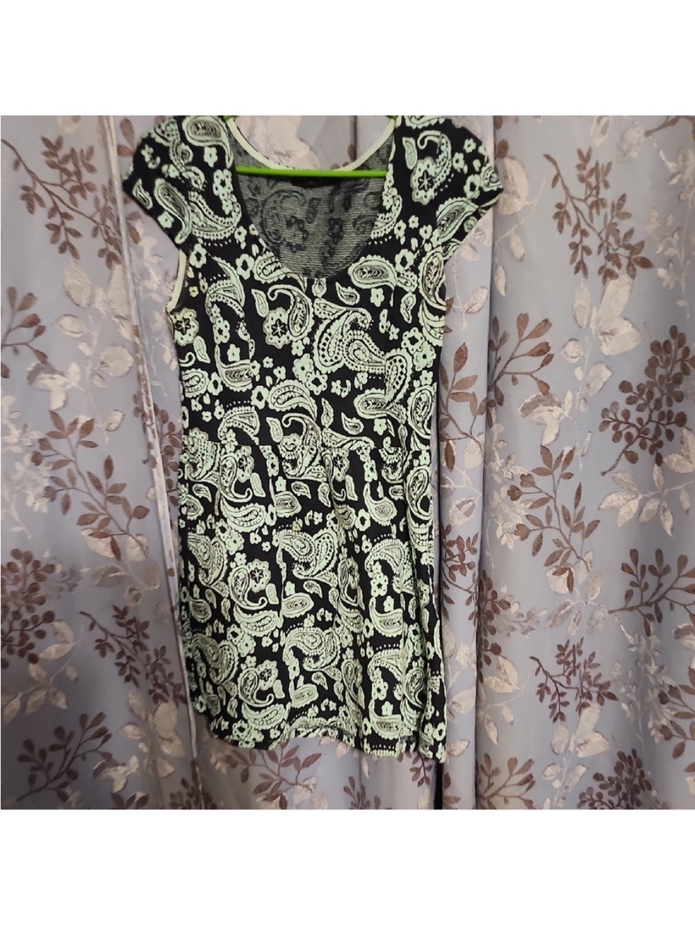 Honey Punch Black & Mint Paisley Scoop-Neck Tunic Dress